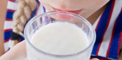 Фото анонса статьи Какое молоко более полезное - сырое или пастеризованное?